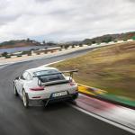 【画像】【試乗】まわりのクルマが止まって見える！　ポルシェ911 GT2 RSの速さは瞬間移動のよう 〜 画像181