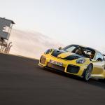 【画像】【試乗】まわりのクルマが止まって見える！　ポルシェ911 GT2 RSの速さは瞬間移動のよう 〜 画像54