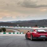 【画像】【試乗】まわりのクルマが止まって見える！　ポルシェ911 GT2 RSの速さは瞬間移動のよう 〜 画像367