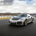 【画像】【試乗】まわりのクルマが止まって見える！　ポルシェ911 GT2 RSの速さは瞬間移動のよう 〜 画像197