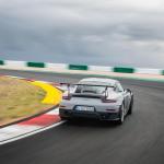 【画像】【試乗】まわりのクルマが止まって見える！　ポルシェ911 GT2 RSの速さは瞬間移動のよう 〜 画像292