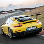 【画像】【試乗】まわりのクルマが止まって見える！　ポルシェ911 GT2 RSの速さは瞬間移動のよう 〜 画像74