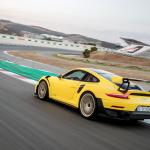 【画像】【試乗】まわりのクルマが止まって見える！　ポルシェ911 GT2 RSの速さは瞬間移動のよう 〜 画像76