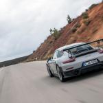 【画像】【試乗】まわりのクルマが止まって見える！　ポルシェ911 GT2 RSの速さは瞬間移動のよう 〜 画像324