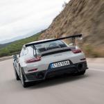 【画像】【試乗】まわりのクルマが止まって見える！　ポルシェ911 GT2 RSの速さは瞬間移動のよう 〜 画像325