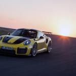 【画像】【試乗】まわりのクルマが止まって見える！　ポルシェ911 GT2 RSの速さは瞬間移動のよう 〜 画像113