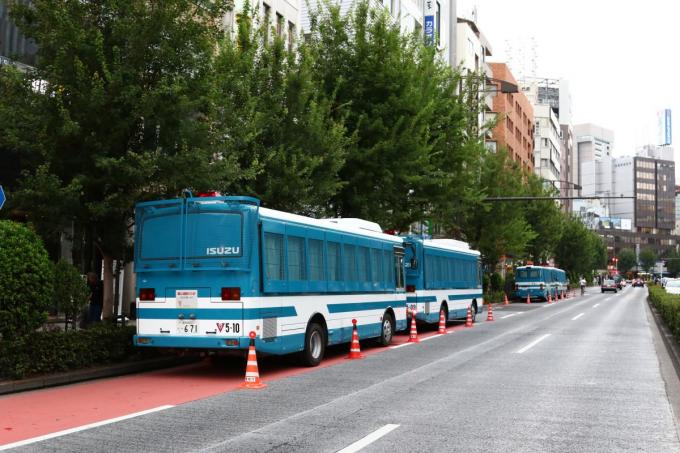 画像ギャラリー 大型パトカー 護送車 街で見かける 青と白のバス の正体とは 画像2 自動車情報 ニュース Web Cartop