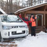 【画像】三菱デリカD:5オーナー限定！　雪山で走って遊べるクルマの学校の非日常感が面白すぎる 〜 画像9