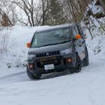 【画像】三菱デリカD:5オーナー限定！　雪山で走って遊べるクルマの学校の非日常感が面白すぎる 〜 画像86