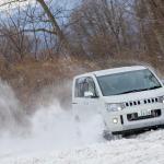 【画像】三菱デリカD:5オーナー限定！　雪山で走って遊べるクルマの学校の非日常感が面白すぎる 〜 画像96