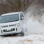 【画像】三菱デリカD:5オーナー限定！　雪山で走って遊べるクルマの学校の非日常感が面白すぎる 〜 画像104