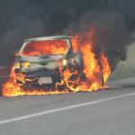 車両火災は年間1293件！　クルマに消火器は積んでおくべきか