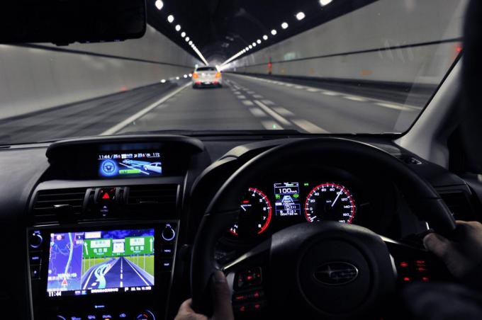 燃費と移動時間を考えると高速道路は何km/hで走ると効率がいいのか？