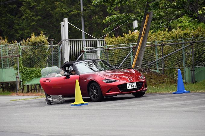 ウイメンインモータースポーツ