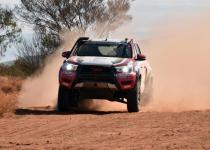 TRDハイラックス レボがオーストラリアの砂漠を激走！　【フィンクデザートレース前編】