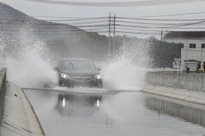 エンジンが浸かっても大丈夫 水没車を直して乗ることは可能なのか 自動車情報 ニュース Web Cartop