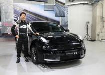 【試乗】中国車なのに高い完成度！　日本未発売のセダン「LINK & CO 03」に乗った！