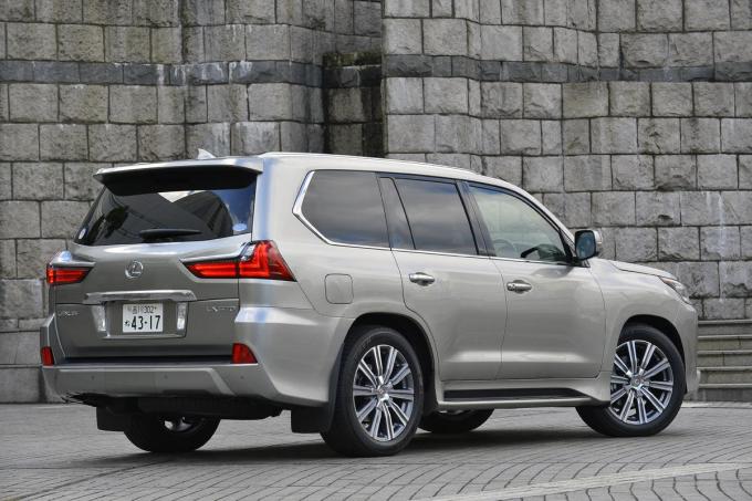 画像ギャラリー 悪燃費ゆえの巨大胃袋 バカでかいガソリンタンク容量をもつ国産乗用車４選 画像5 自動車情報 ニュース Web Cartop