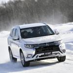 【画像】【試乗】雪道ベストなSUV！　モーターの緻密な走り以外の利点も見えたアウトランダーPHEV雪上ドライブ 〜 画像9