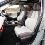 【画像】SUVのタフさと先進感を両立！　新型トヨタRAV4の内外装を徹底チェック 〜 画像27