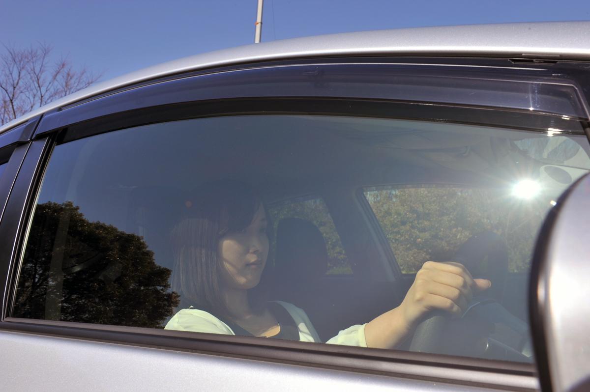 ガラス自体のuvカット機能は経年劣化する 夏を快適にするクルマのウインドウフィルムの貼り方選び方 自動車情報 ニュース Web Cartop