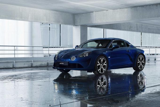 スポーティと上質さを併せ持つ限定車「アルピーヌA110 ブルー アビス」の申込みが9月5日よりスタート
