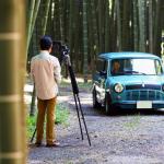 【画像】SNSに愛車を投稿！　後ろに関係ないクルマが映り込んでいる写真でも問題ないのか？ 〜 画像1