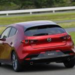 【画像】鮮烈デビューもなぜ売れない？　アクセラ改めMAZDA3が発売直後に苦戦するワケ 〜 画像7