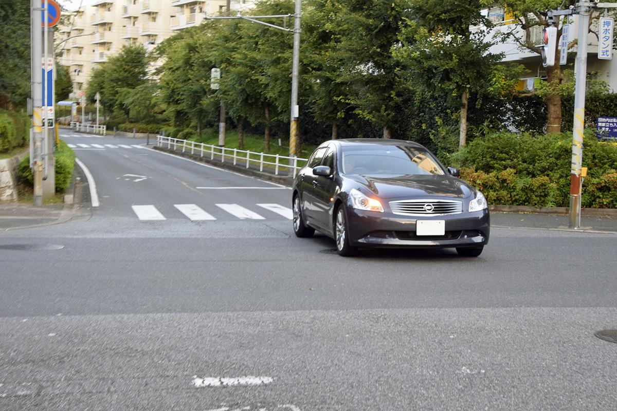 停止線がないときの正しいクルマのとめ方 〜 画像1