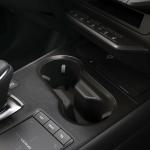 【画像】レクサスがブランド初の電気自動車「UX300e」を公開！　走りと環境性能を両立 〜 画像44