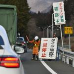 【画像】雪道はスタッドレスだけじゃダメな場合も！　タイヤチェーンを積んでおくべき理由とは 〜 画像5