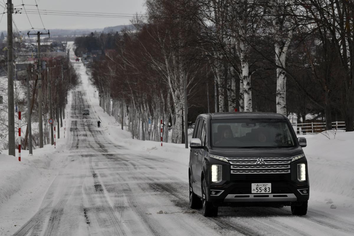 WEB CARTOP編集部の乾ひかりと篠田英里夏がヨコハマiceGUARD SUV G075の雪道性能を試す 〜 画像28