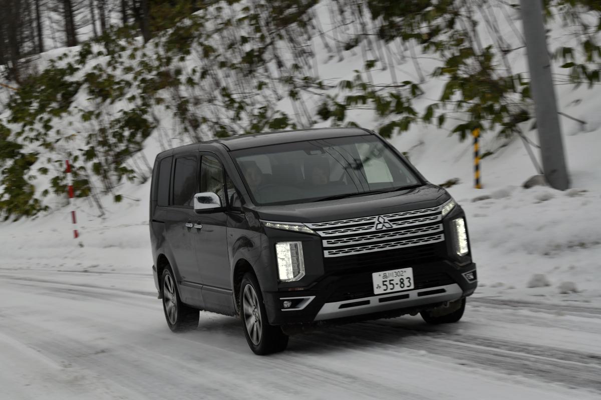 WEB CARTOP編集部の乾ひかりと篠田英里夏がヨコハマiceGUARD SUV G075の雪道性能を試す 〜 画像35