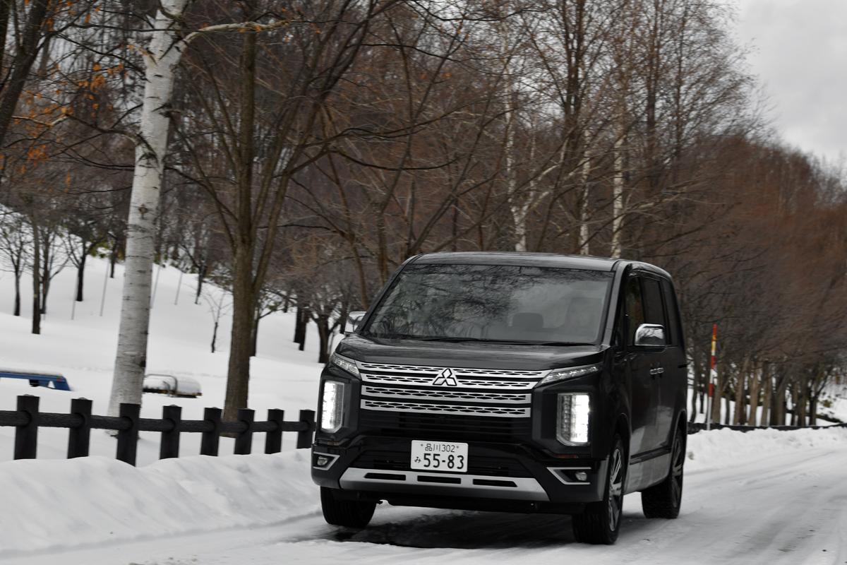 WEB CARTOP編集部の乾ひかりと篠田英里夏がヨコハマiceGUARD SUV G075の雪道性能を試す 〜 画像76