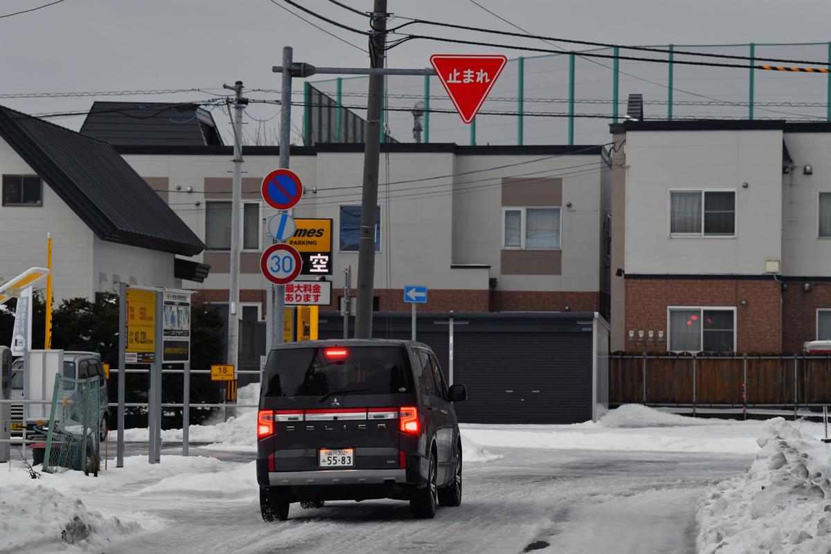 WEB CARTOP編集部の乾ひかりと篠田英里夏がヨコハマiceGUARD SUV G075の雪道性能を試す 〜 画像82