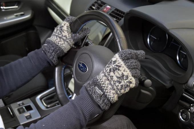 女子の運転スタイル