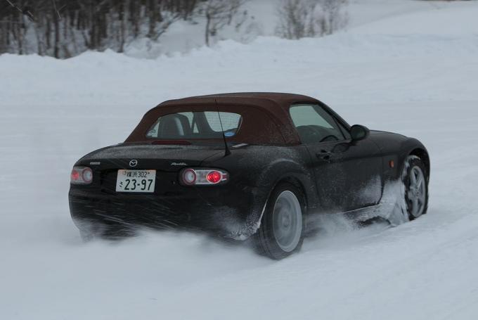 駆動方式によって運転の仕方を変える必要があるのか