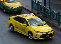 日本にも導入希望！　タイに溢れる新型トヨタ・カローラのタクシー用グレードとは