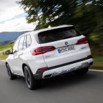 【画像】人気のBMW X5がエコなPHEVと走りを追求した高性能車という個性の異なる２モデルを追加 〜 画像7