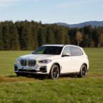 【画像】人気のBMW X5がエコなPHEVと走りを追求した高性能車という個性の異なる２モデルを追加 〜 画像25