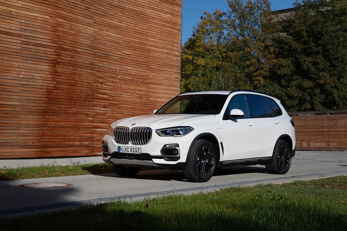 BMW X5にプラグインハイブリッドとM50iを追加 〜 画像44