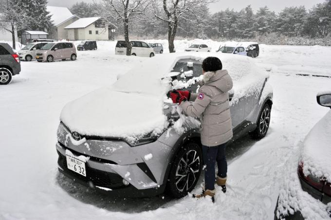 吹雪のなかを運転するときのポイント