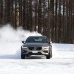【画像】【試乗】北欧育ちのボルボV60クロスカントリーで雪上ドライブ！　絶対的安心感のなかにも走る楽しみがある 〜 画像24