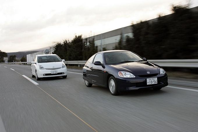 伝統の車名を復活させるのは成功か