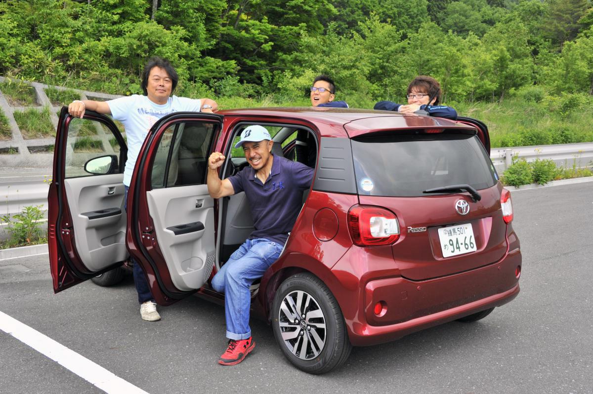 クルマの乗り味は何人乗車に合わせているのか