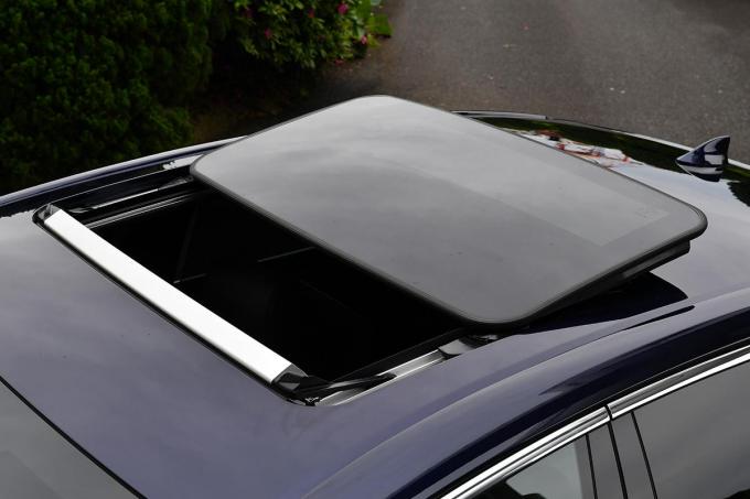 画像ギャラリー かつて憧れの装備だった屋根が開く サンルーフ の装着車が減ってきたワケ 画像6 自動車情報 ニュース Web Cartop