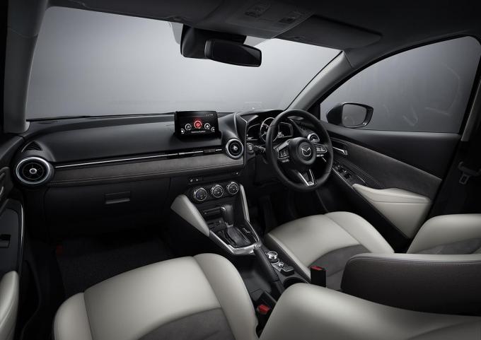 Mazda２に白本革シートで上質感を高めた特別仕様車 ホワイトコンフォート を設定し発売 自動車情報 ニュース Web Cartop
