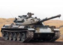 まさかの一般車に混じって公道自走も！　「戦車」の移動事情とは