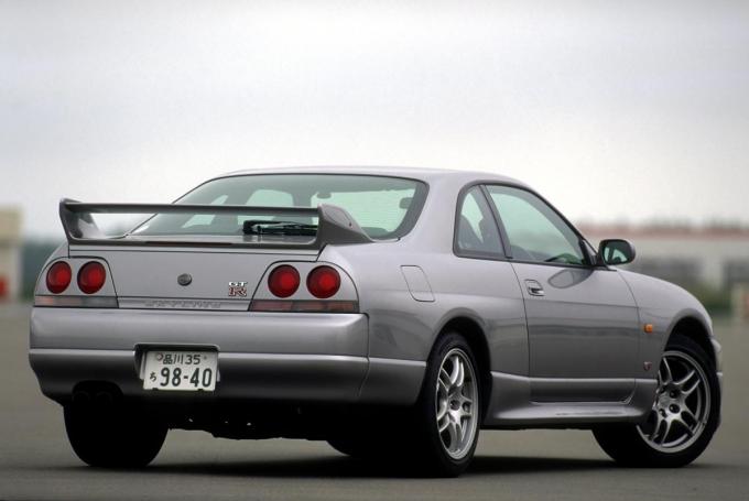 画像ギャラリー 日本車史上最高傑作の第二世代スカイラインgt R R32 R33 R34 の違いといまの中古車相場 画像6 自動車情報 ニュース Web Cartop