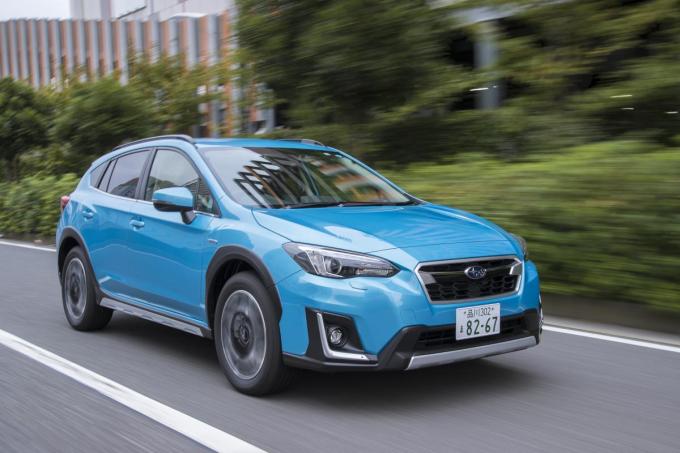 SUBARU XVの走行シーン